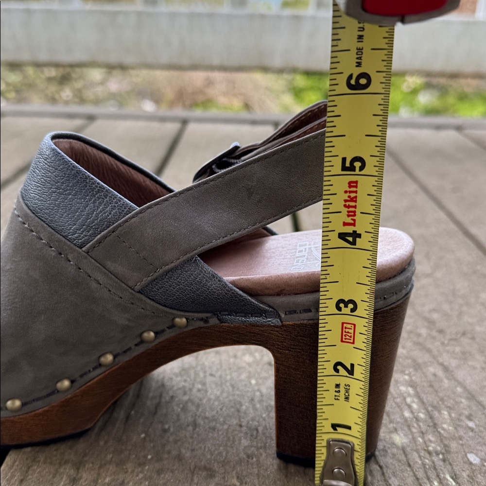 Dansko Women’s Leather Clog Sandal Sz 37, Like New - Picture 7 of 7
